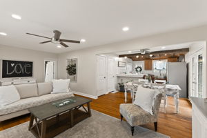 8116 NW Hampton Rd-019