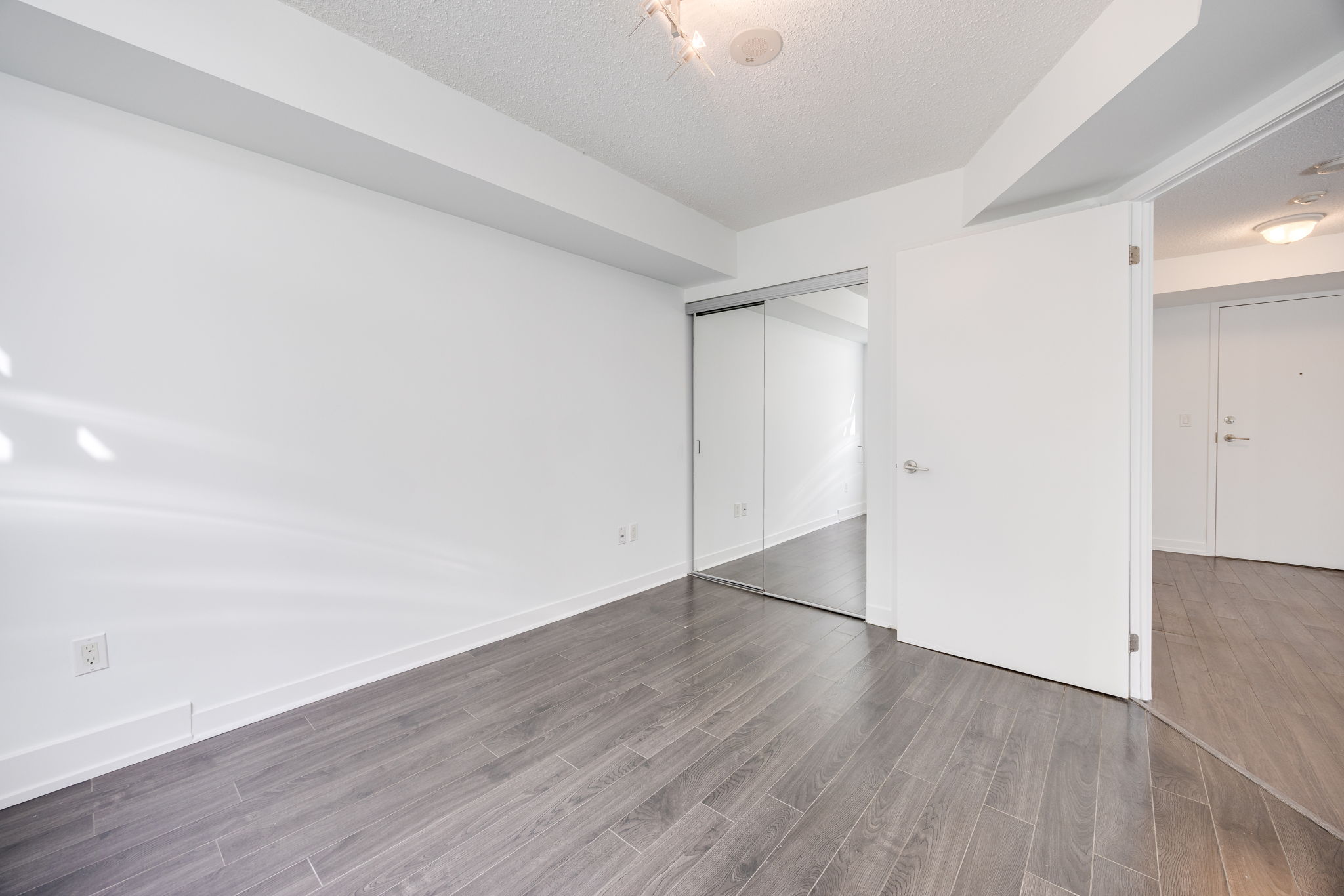 Toronto property showcase — delivered property photograph 15