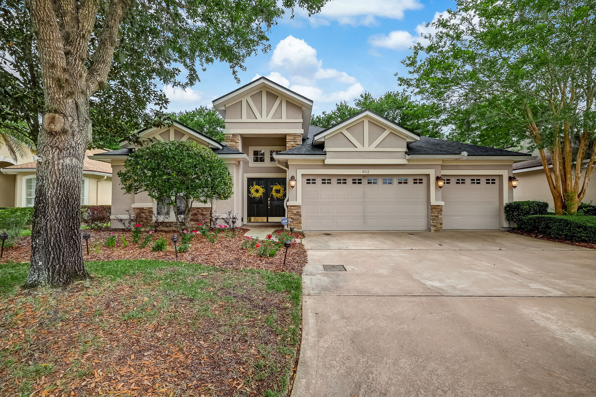 Welcome to 812 Mariam Elias Way