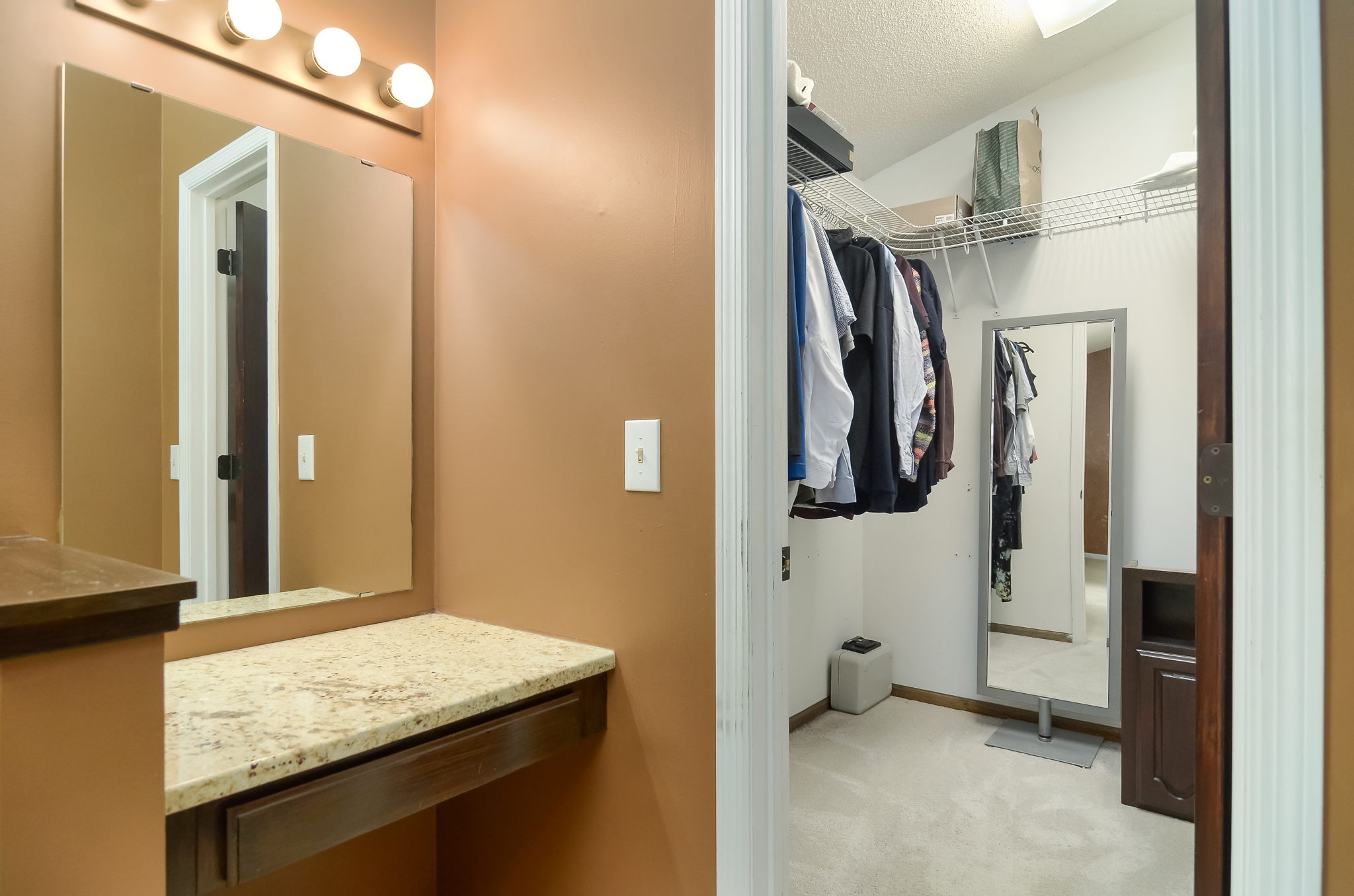812 Oak Ridge Ct W, Burnsville, MN 55306, USA Photo 40