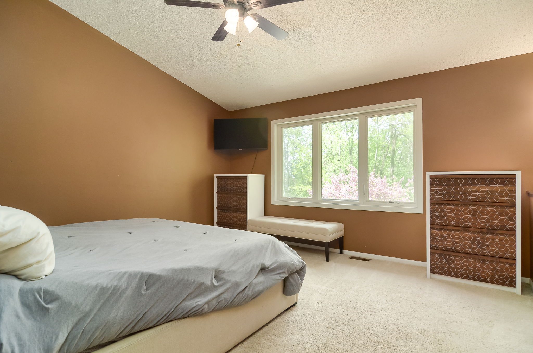 812 Oak Ridge Ct W, Burnsville, MN 55306, USA Photo 38