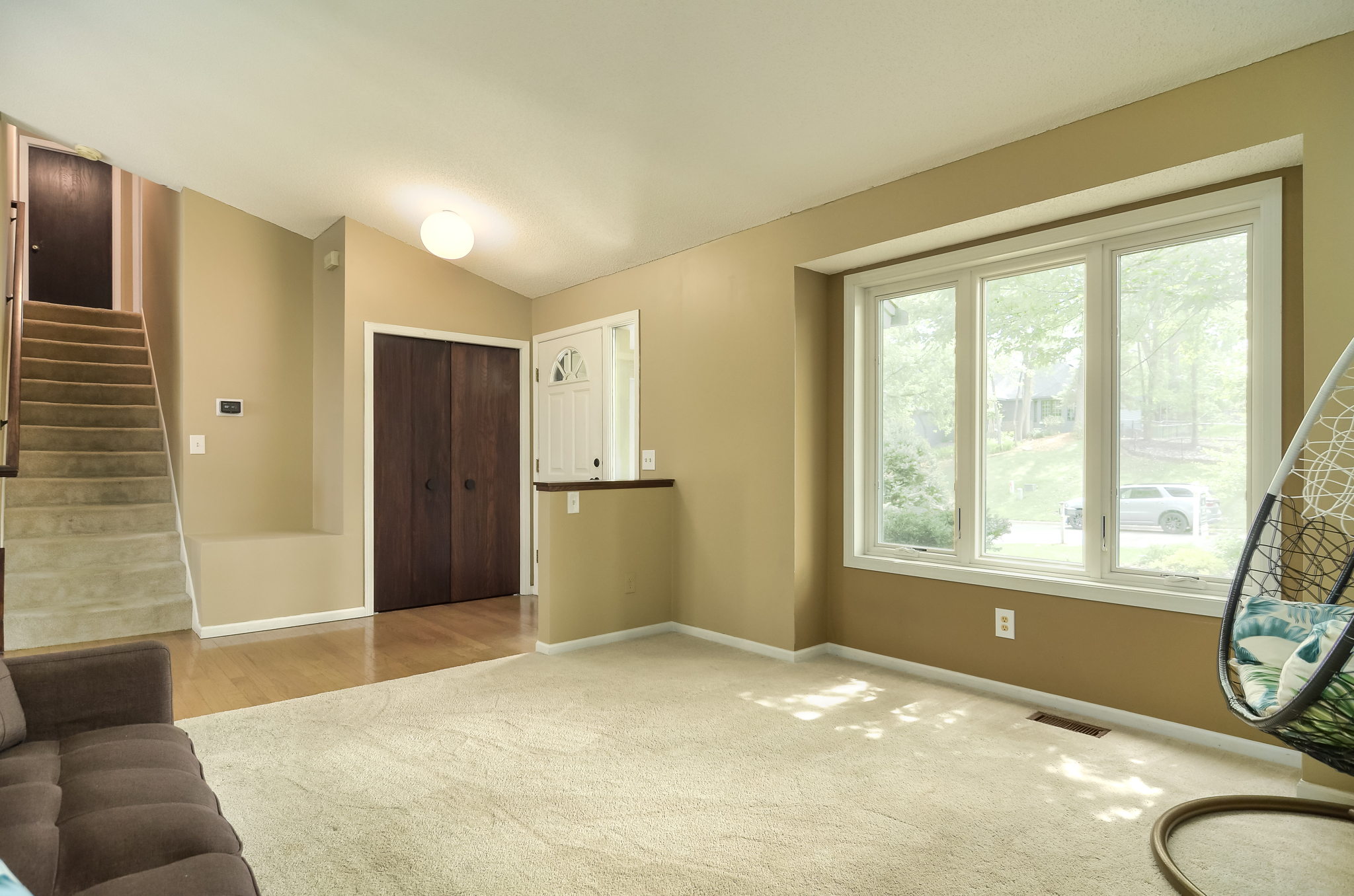812 Oak Ridge Ct W, Burnsville, MN 55306, USA Photo 8