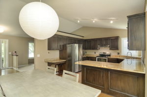 812 Oak Ridge Ct W, Burnsville, MN 55306, USA Photo 14