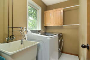 812 Oak Ridge Ct W, Burnsville, MN 55306, USA Photo 28