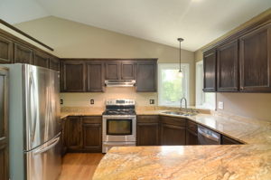 812 Oak Ridge Ct W, Burnsville, MN 55306, USA Photo 18