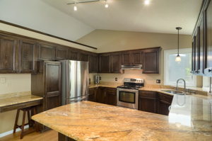 812 Oak Ridge Ct W, Burnsville, MN 55306, USA Photo 17
