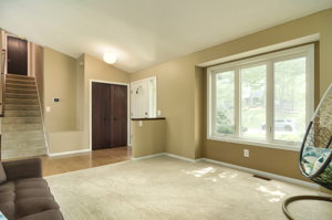812 Oak Ridge Ct W, Burnsville, MN 55306, USA Photo 7