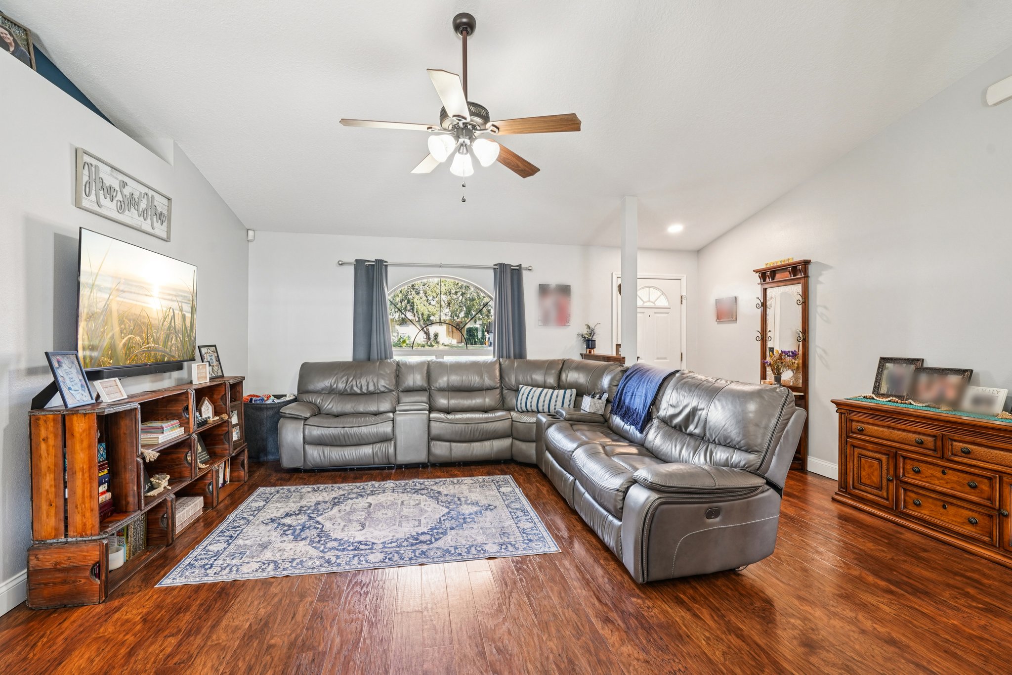 Ridge Ave-S1811-008.jpg