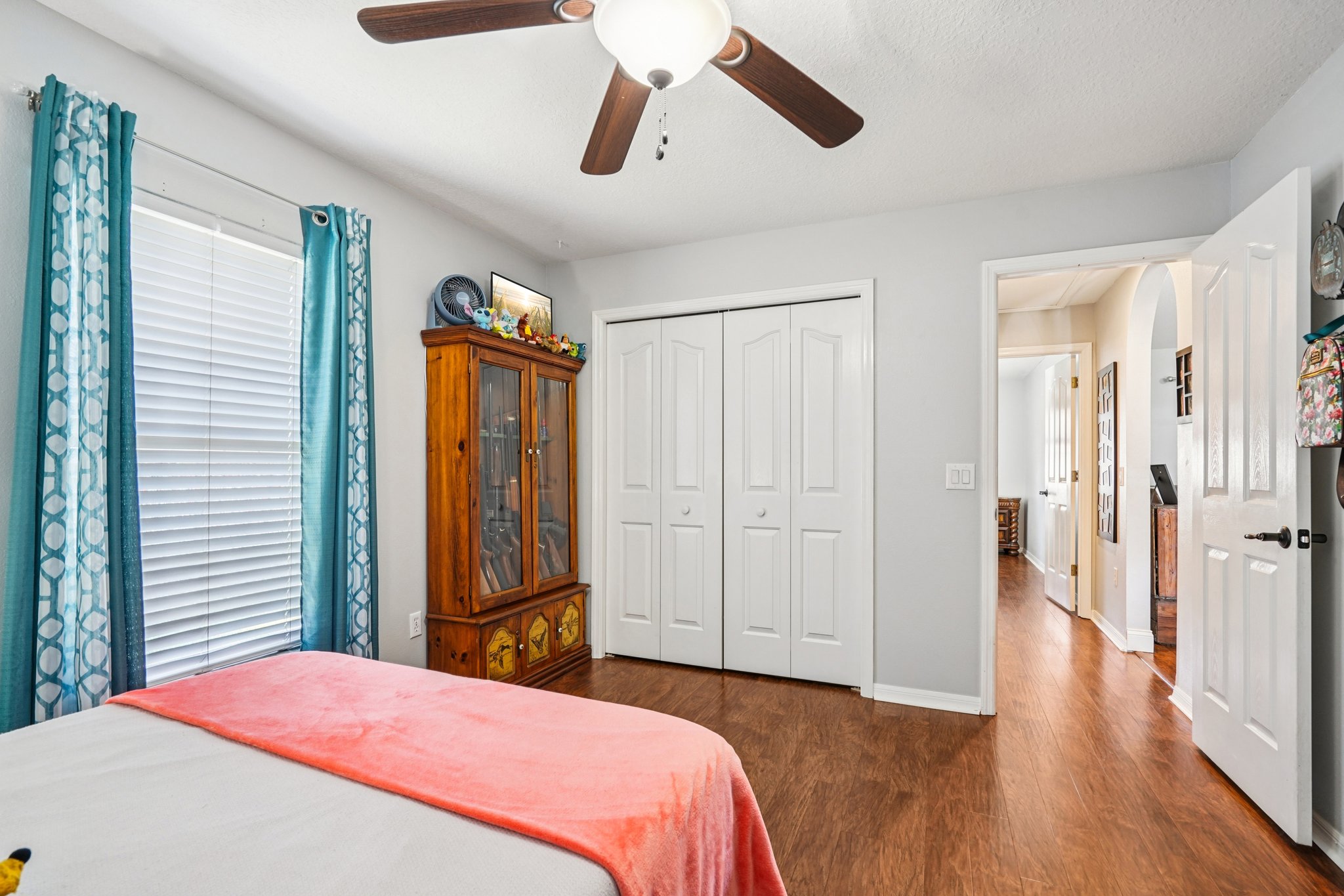 Ridge Ave-S1811-018.jpg