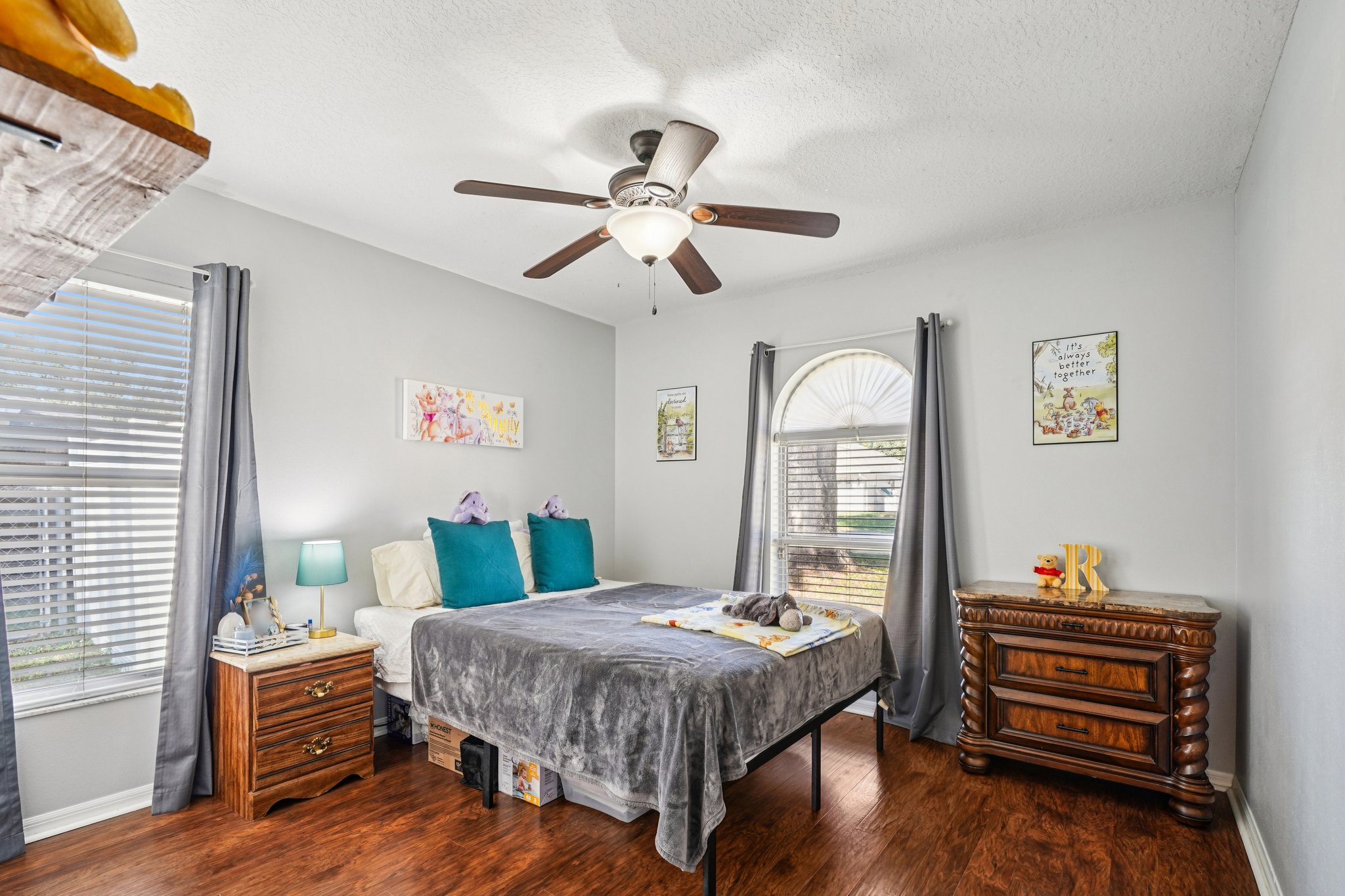 Ridge Ave-S1811-019.jpg