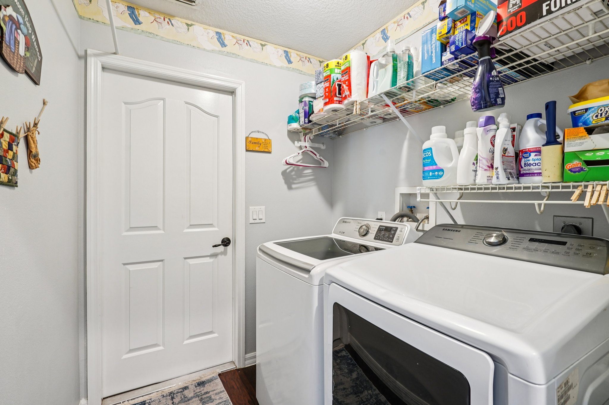 Ridge Ave-S1811-021.jpg