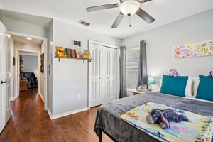 Ridge Ave-S1811-020.jpg