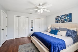 Ridge Ave-S1811-024.jpg