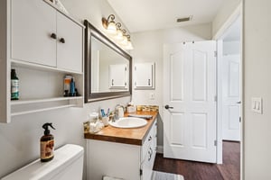 Ridge Ave-S1811-026.jpg