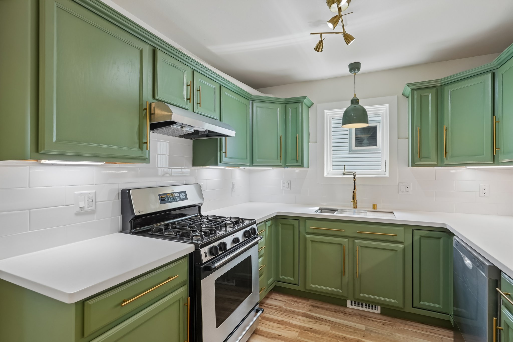 S 39th St-S0805-011.jpg