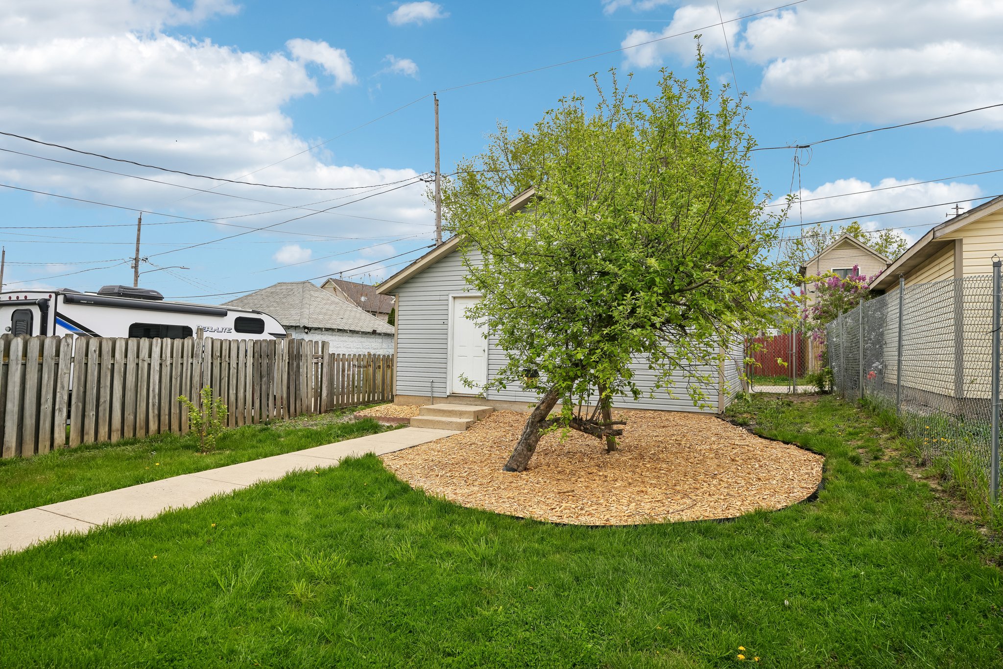 S 39th St-S0805-041.jpg