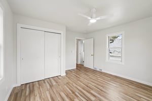 S 39th St-S0805-032.jpg