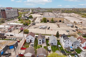S 39th St-S0805-046.jpg