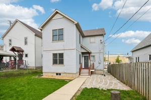 S 39th St-S0805-037r.jpg