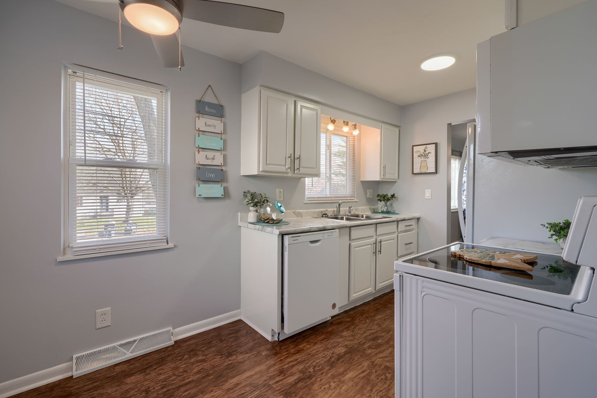 812 Spring St (45)