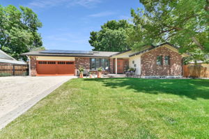 Welcome to Contemporary Ranch Home Living