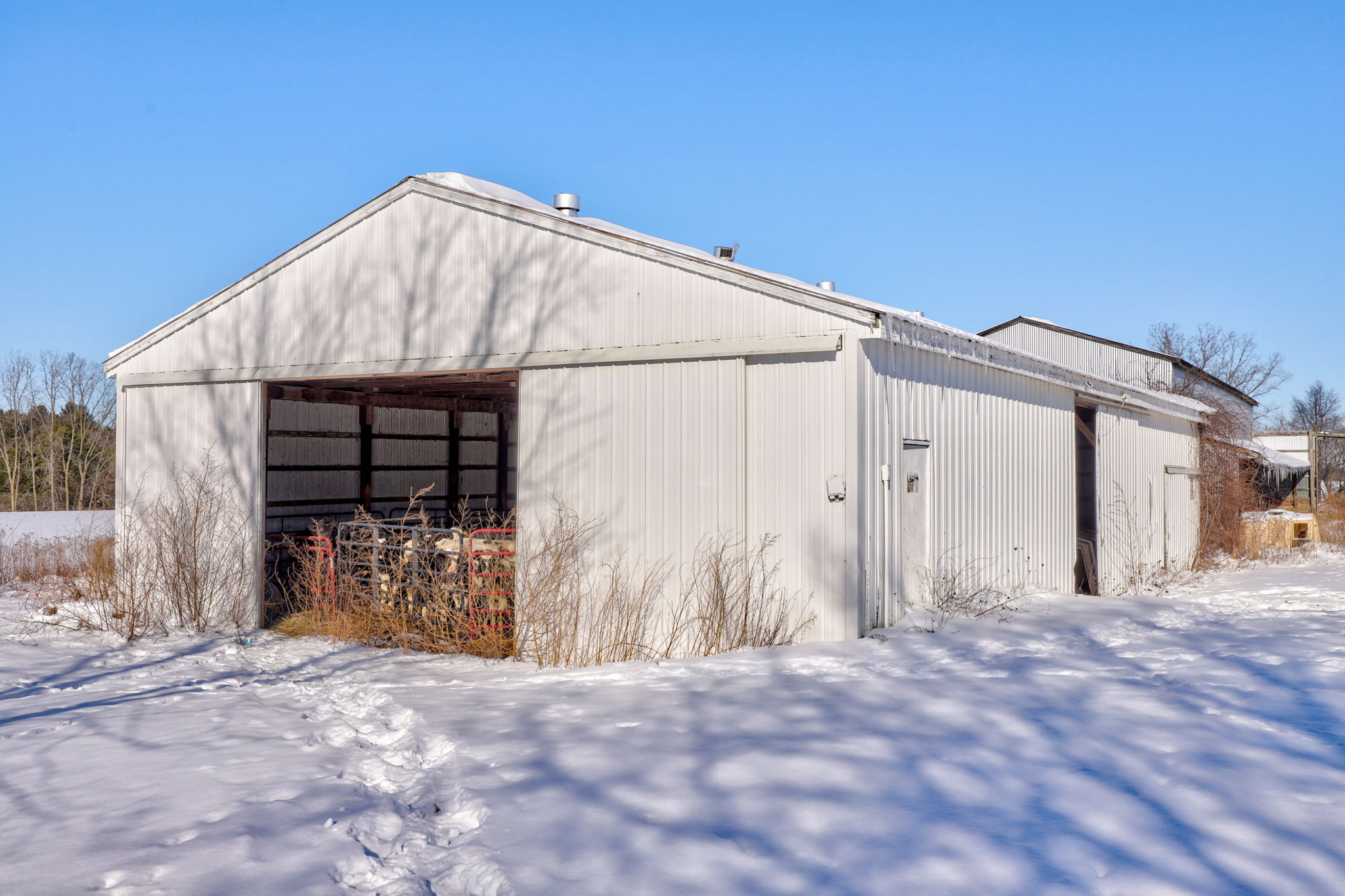 8122 Beard Rd, Avoca, MI 48006 Grand Space Media