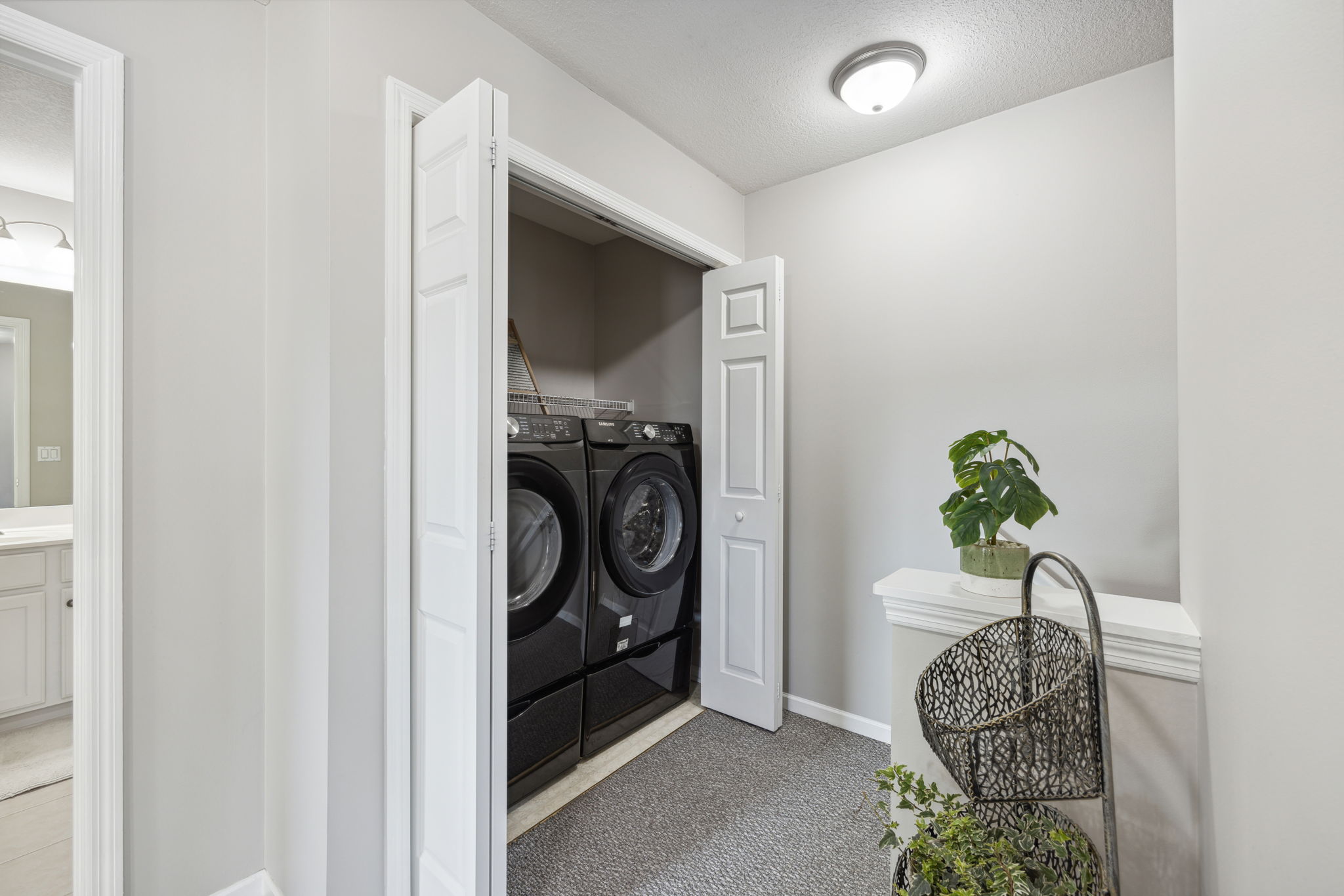 27_Interior