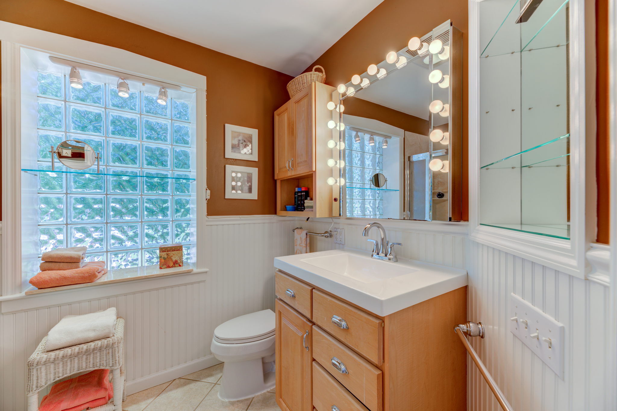 15 Bathroom