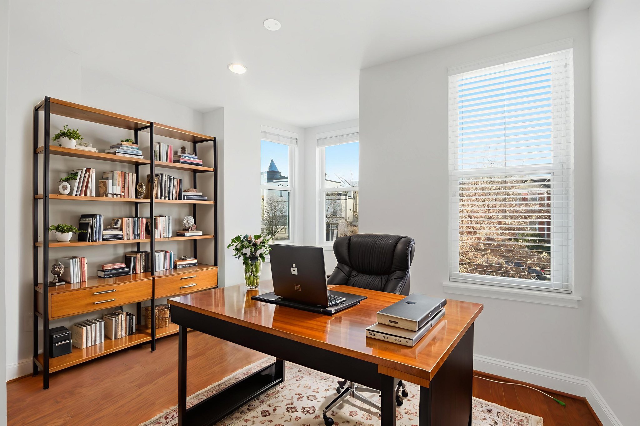 DSC03249 virtually staged.jpeg