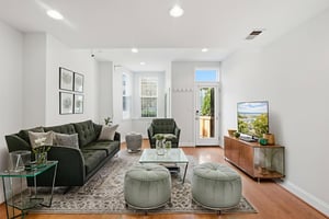 DSC03299 virtually staged.jpeg