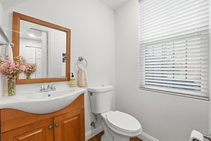 DSC03334 virtually staged.jpeg