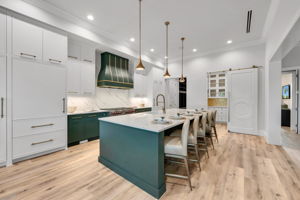 Breakfast Bar - Ktichen View 2