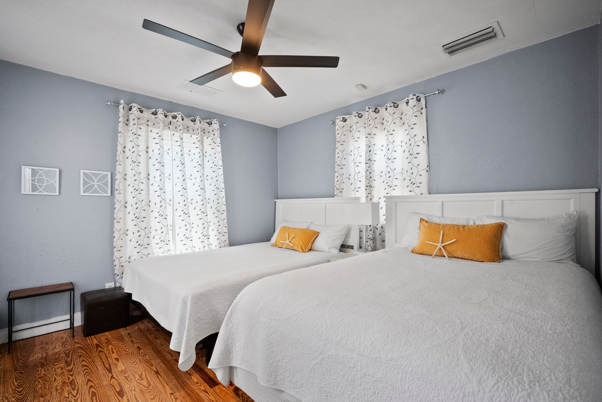  Photo 51