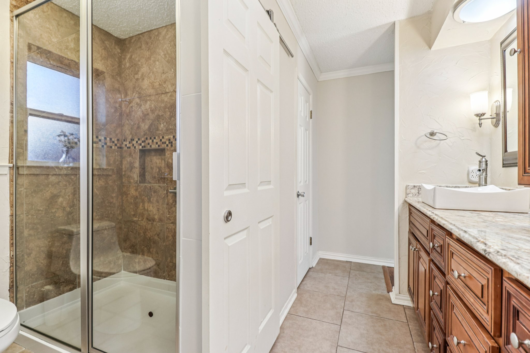 Overhill Ct-L2110-042.jpg