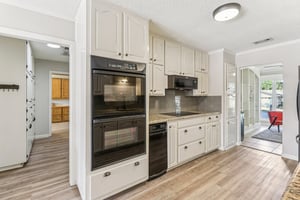 Overhill Ct-L2110-014.jpg