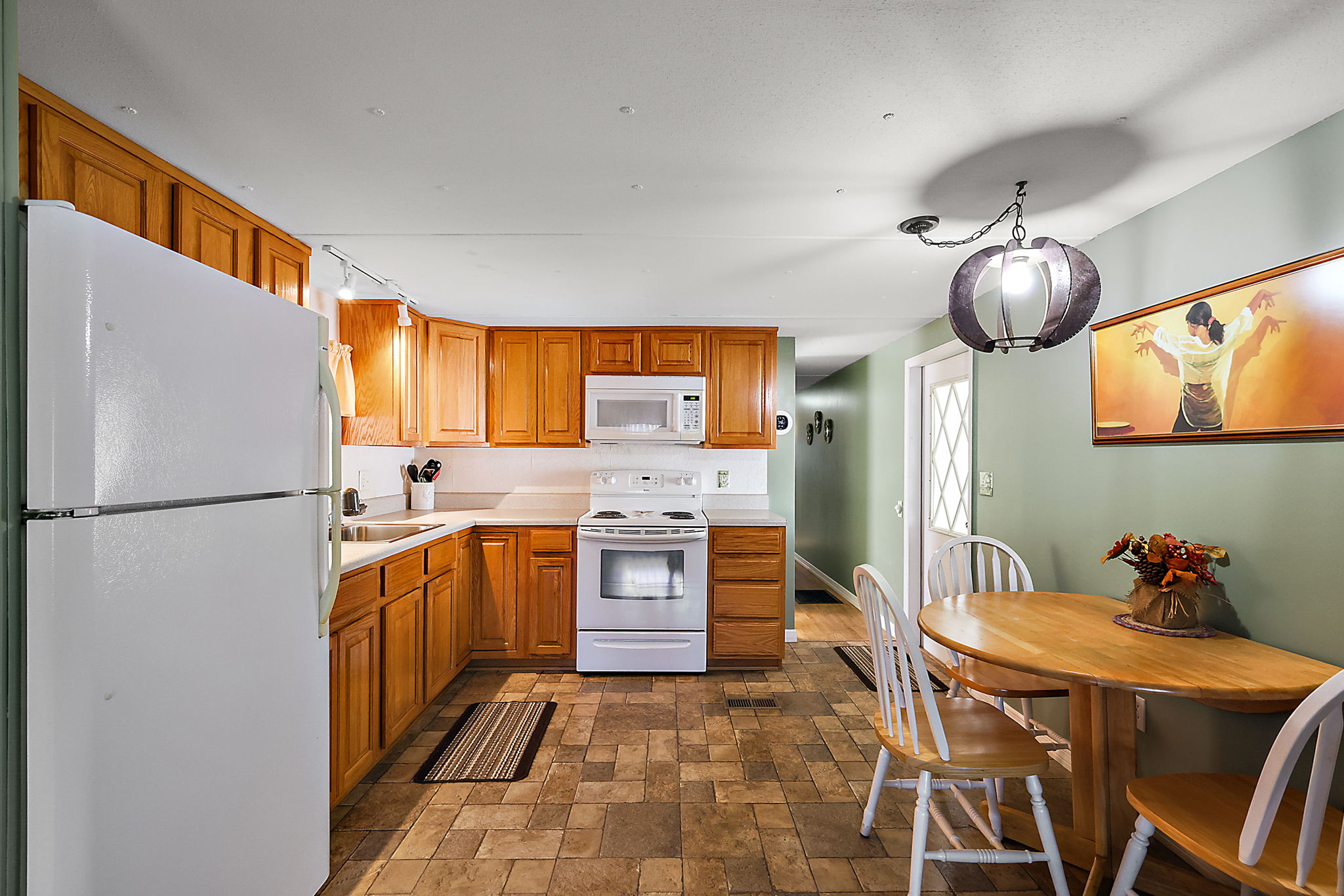 Kitchen/Dinette