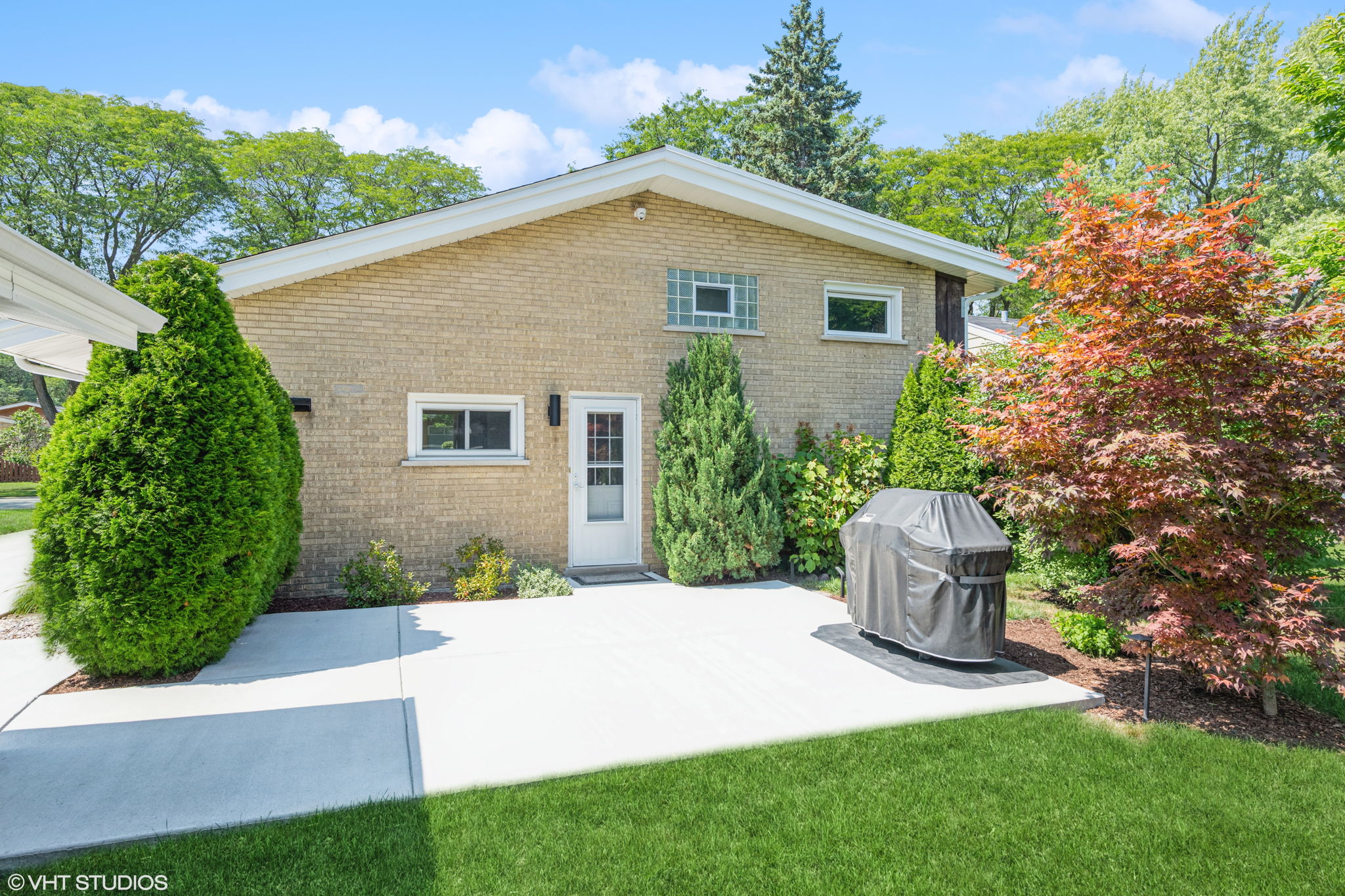 813 S Emerson St, Mt Prospect, IL 60056 | ShowingTime+ Listing Media 