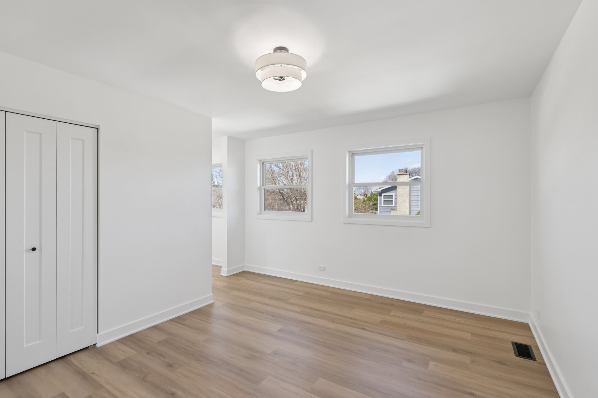 W Rascher Ave-S2803-017.jpg