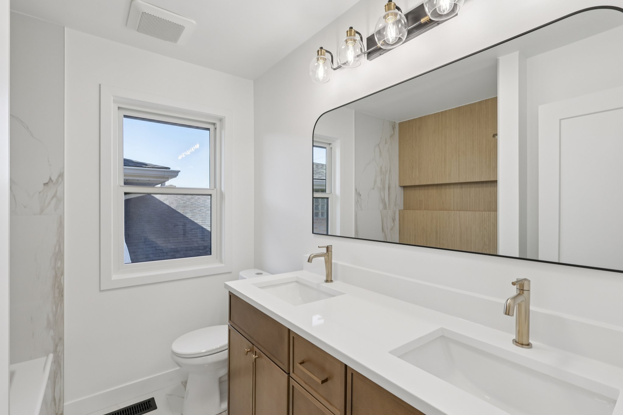 W Rascher Ave-S2803-021.jpg