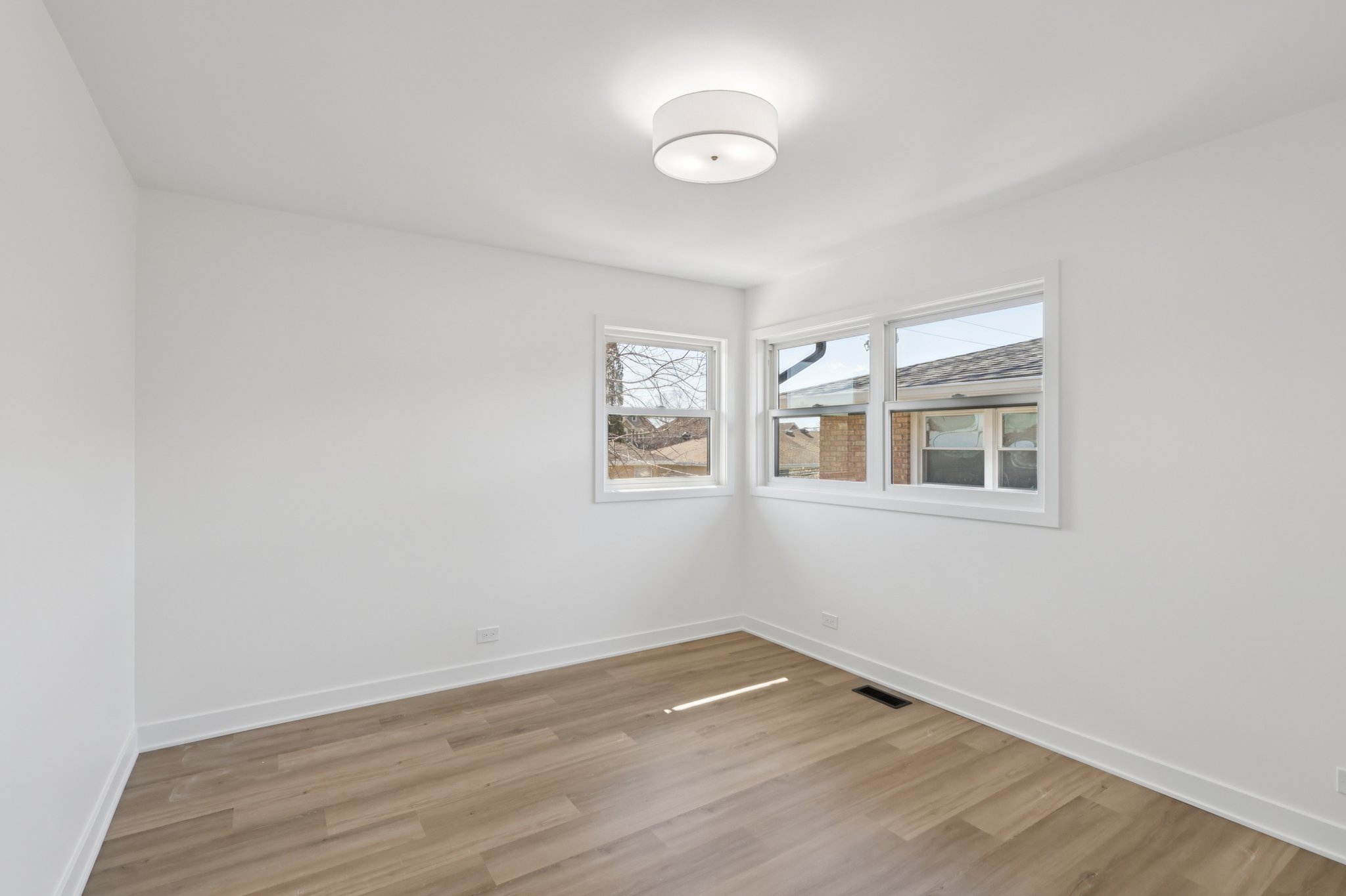 W Rascher Ave-S2803-023.jpg