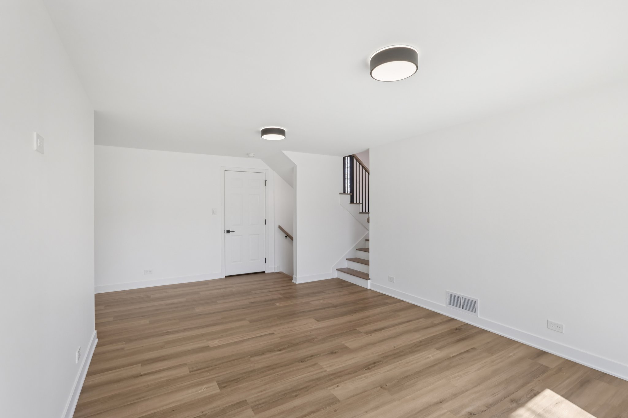 W Rascher Ave-S2803-029.jpg