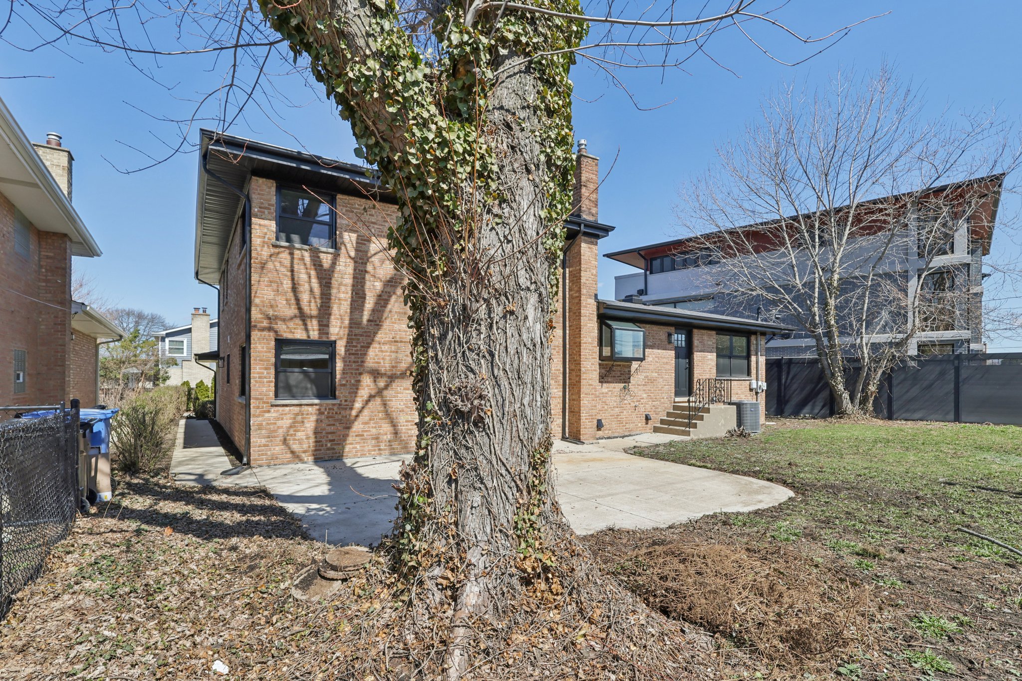 W Rascher Ave-S2803-040.jpg