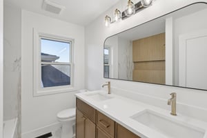 W Rascher Ave-S2803-021.jpg