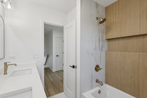 W Rascher Ave-S2803-022.jpg