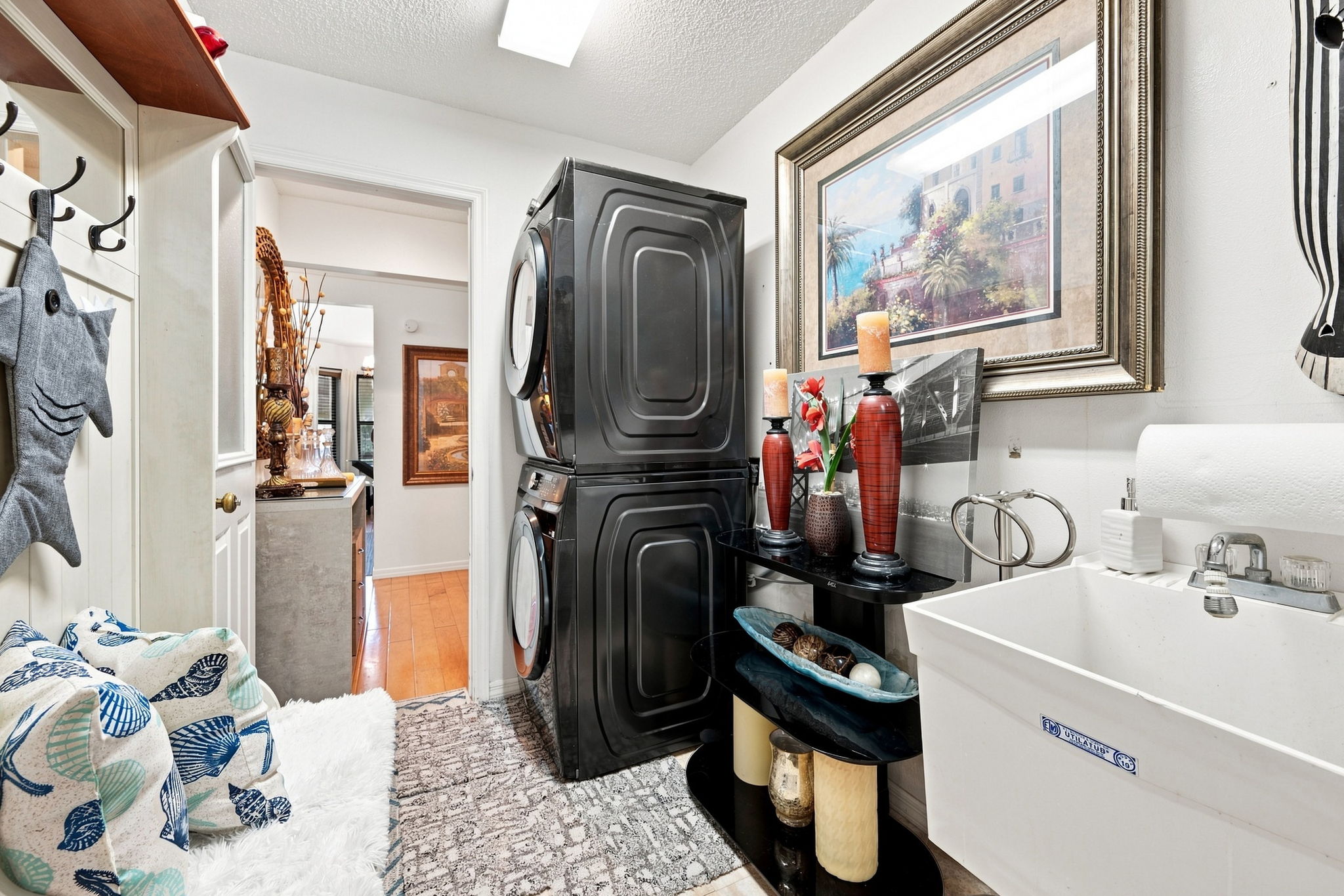 Laundry Room1a