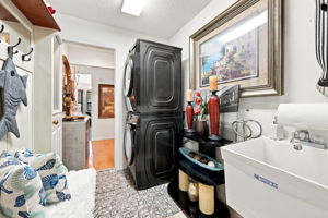 Laundry Room1a