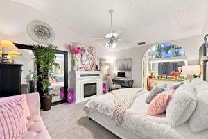 Primary Bedroom1b