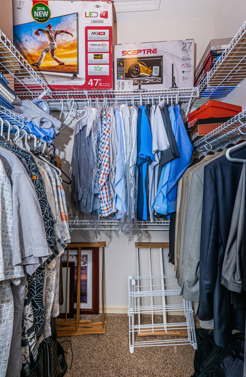 Master Bedroom Walk-in Closet2