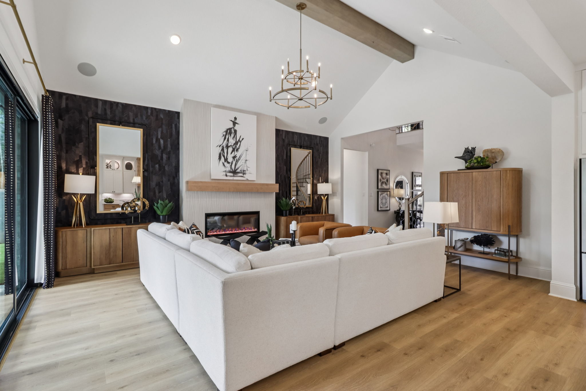 8137 Yall Street-S2101-008