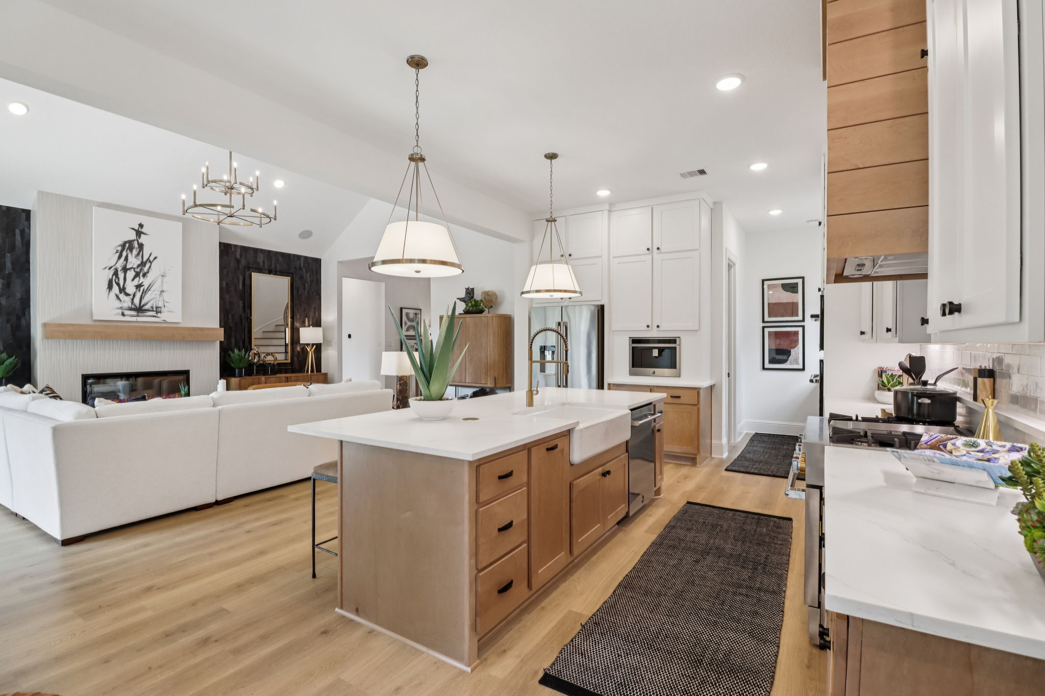 8137 Yall Street-S2101-020